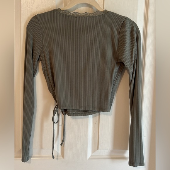 FOREVER21 Green Top - Picture 2 of 2